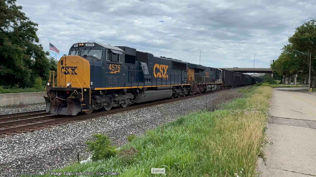 CSX 4576 leads B157 with loads of coke.